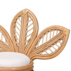 Poltrona con accento a foglia di rattan naturale Bianco/Marrone naturale - Fatta a mano, Imbottita in schiuma, Nessun montaggio richiesto