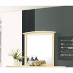 Specchio classico da comò con cornice, rettangolare, 37 in. x 35 in.
